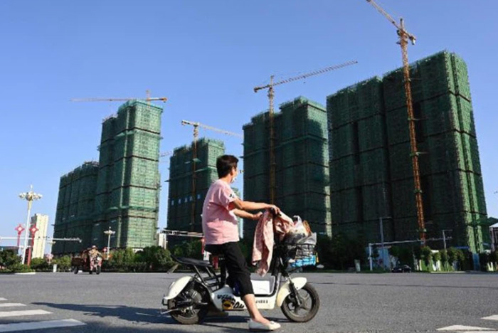 Nguy cơ sụp đổ dây chuyền trên thị trường bất động sản Trung Quốc
